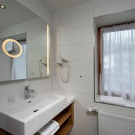 Hotel Huberhof Bei Innsbruck Rum