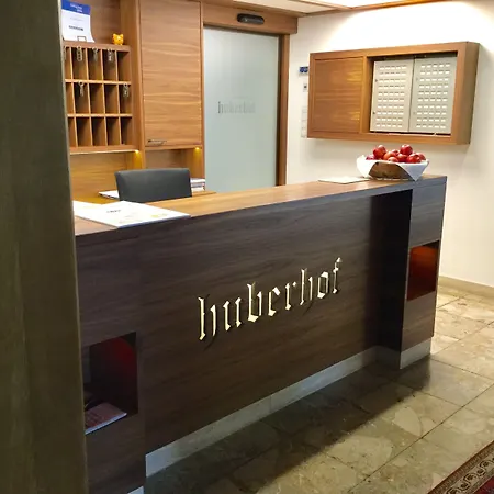 Huberhof Szálloda 3*