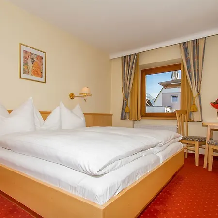 Hotel Huberhof 3*