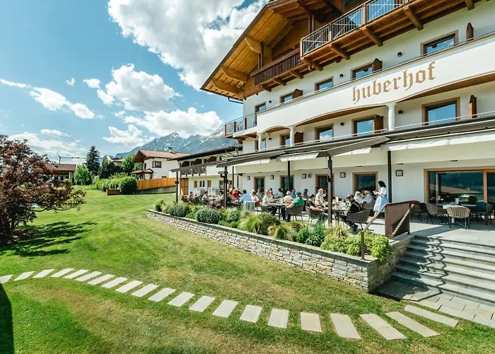 Hotel Huberhof 3*