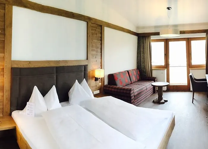 מלון Huberhof Rum Bei Innsbruck 3*